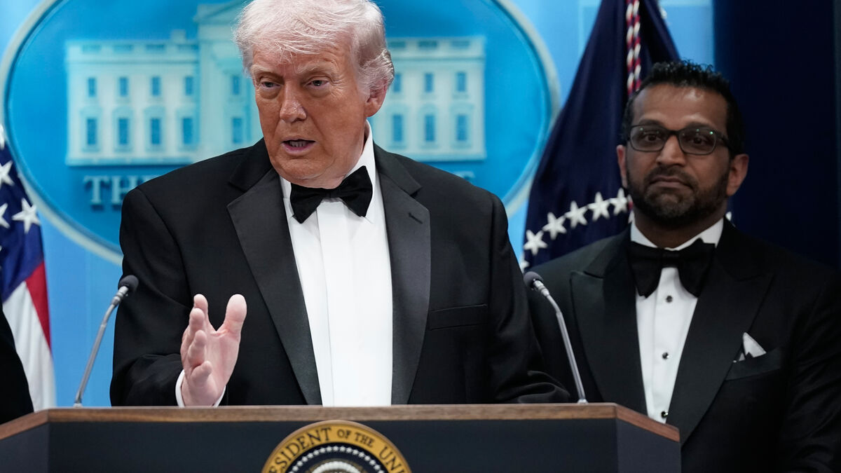 Trump: Shooting won't deter war in Iran