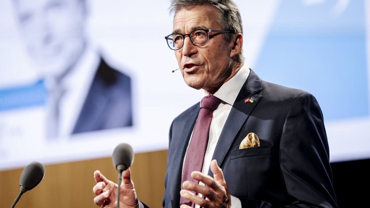 Former NATO chief calls for