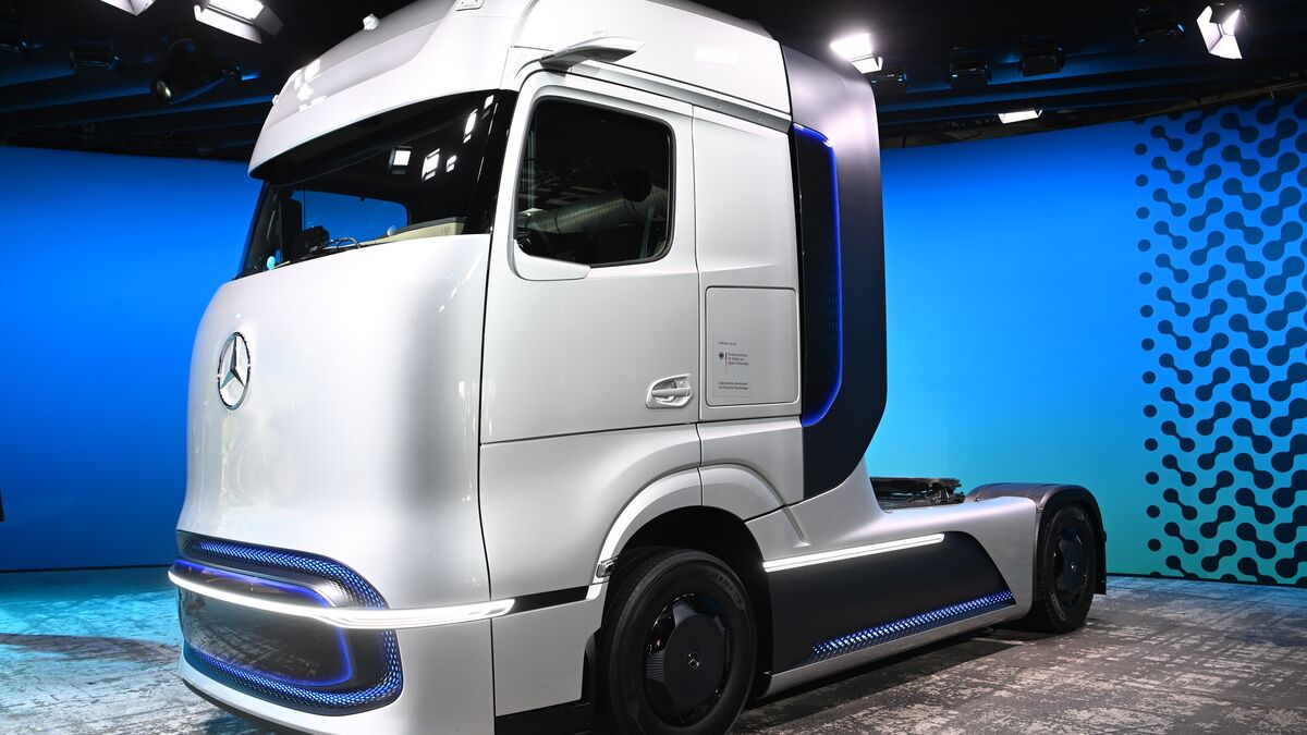 Daimler Truck raises full-year forecast