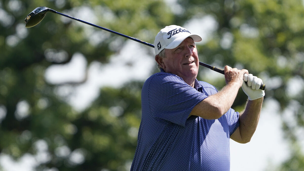Former golf star ejected for
