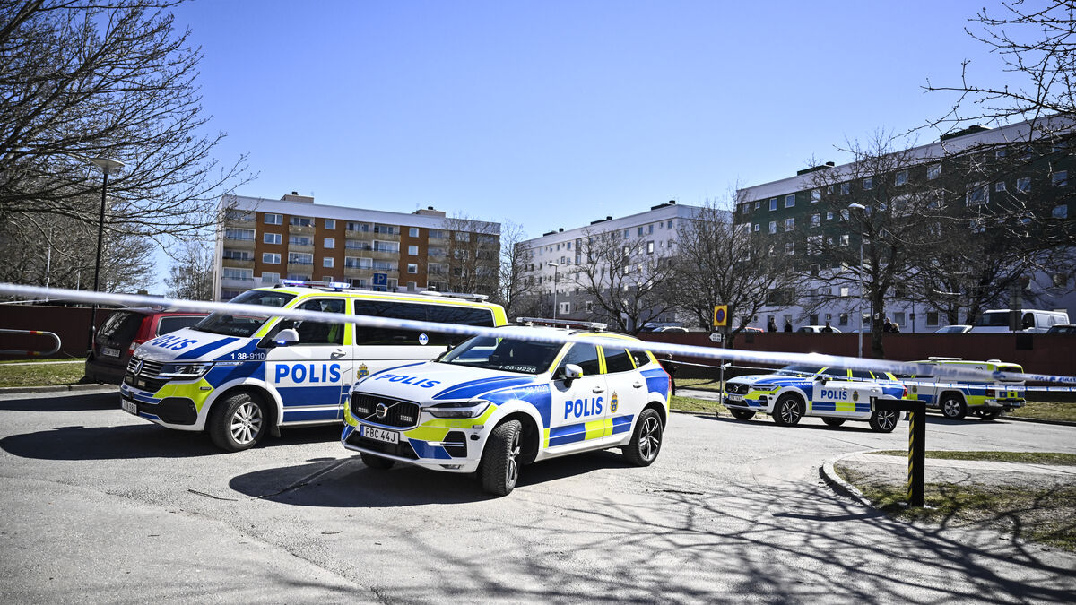 Man in his 30s found shot in Alby, Botkyrka, south of Stockholm
