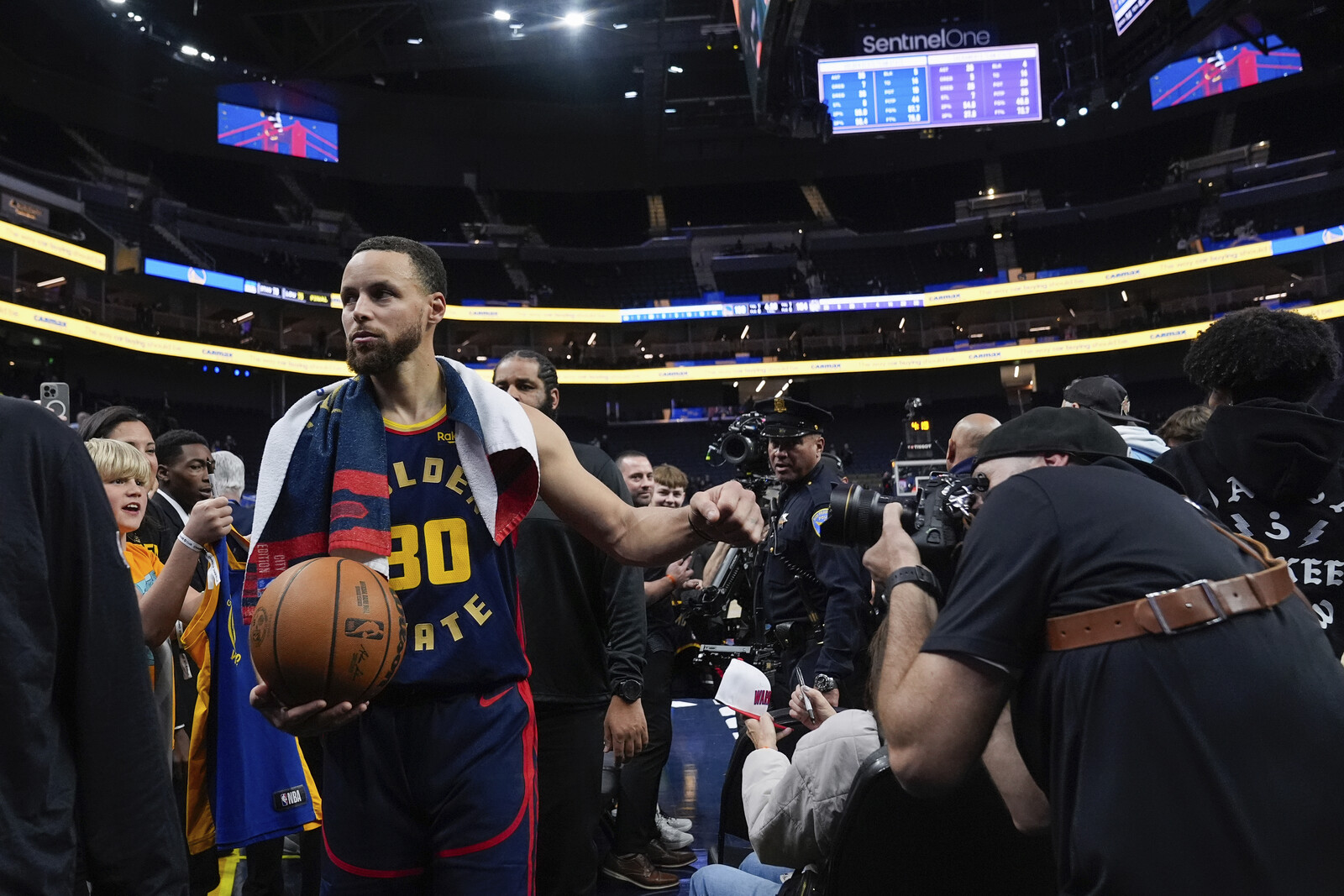 Stephen Curry makes history – first in NBA