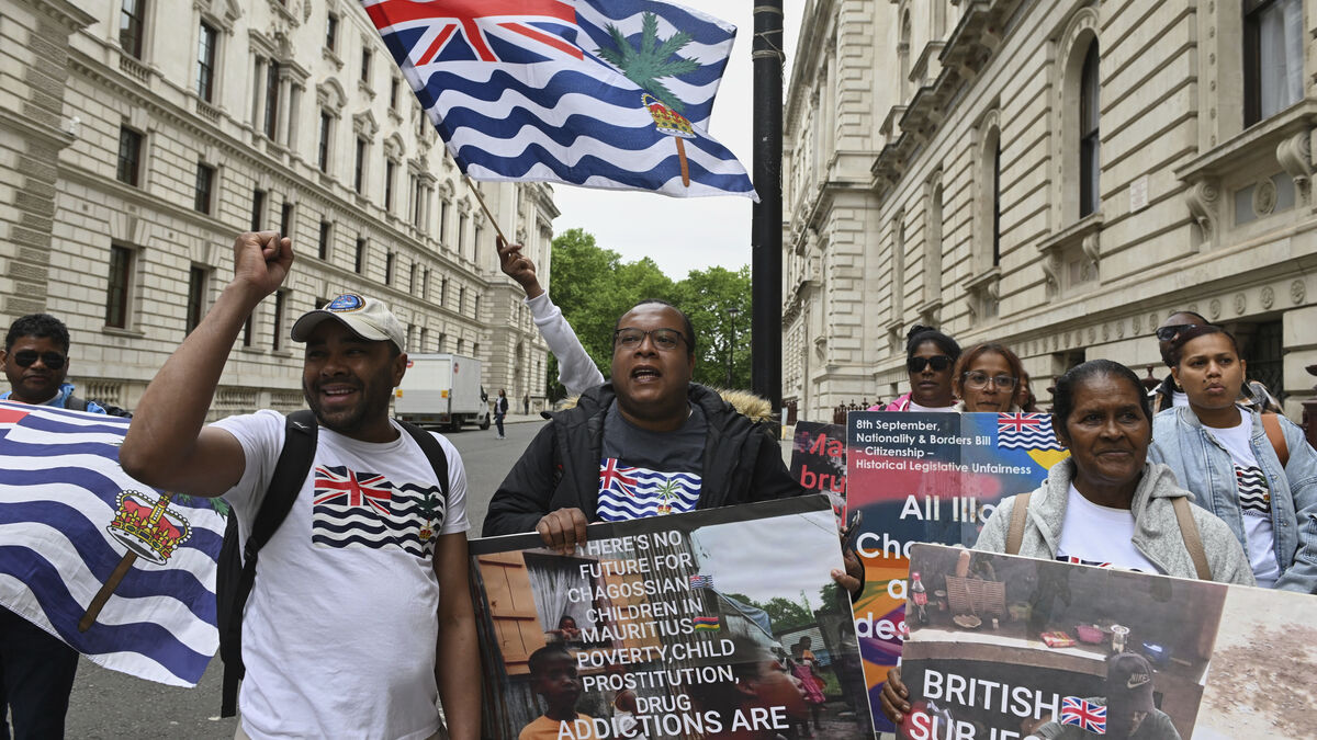 London strikes back over secret