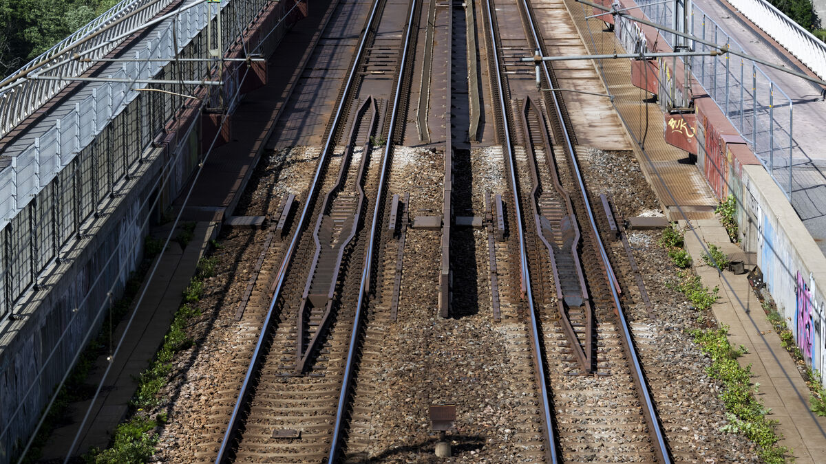 Swedish Transport Administration closes train routes in heatwave over fire risk