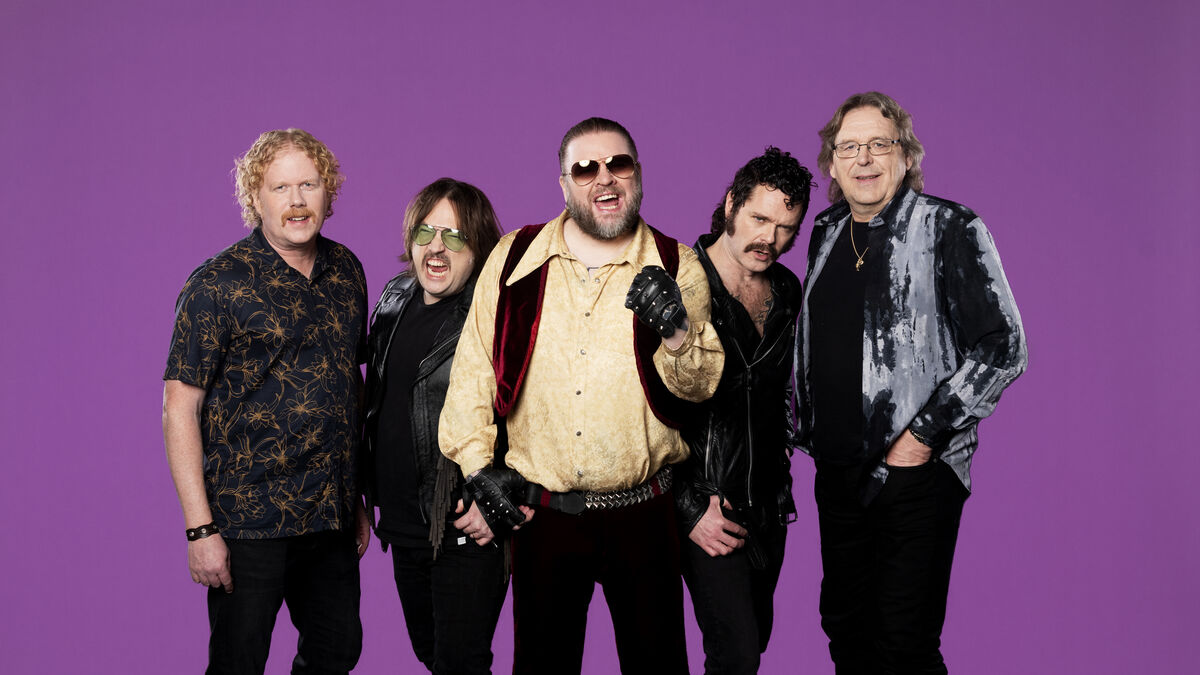 Crossed offers rocking earworms in