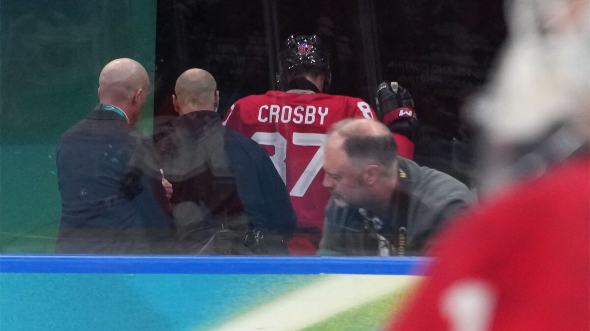 Sidney Crosby back on ice