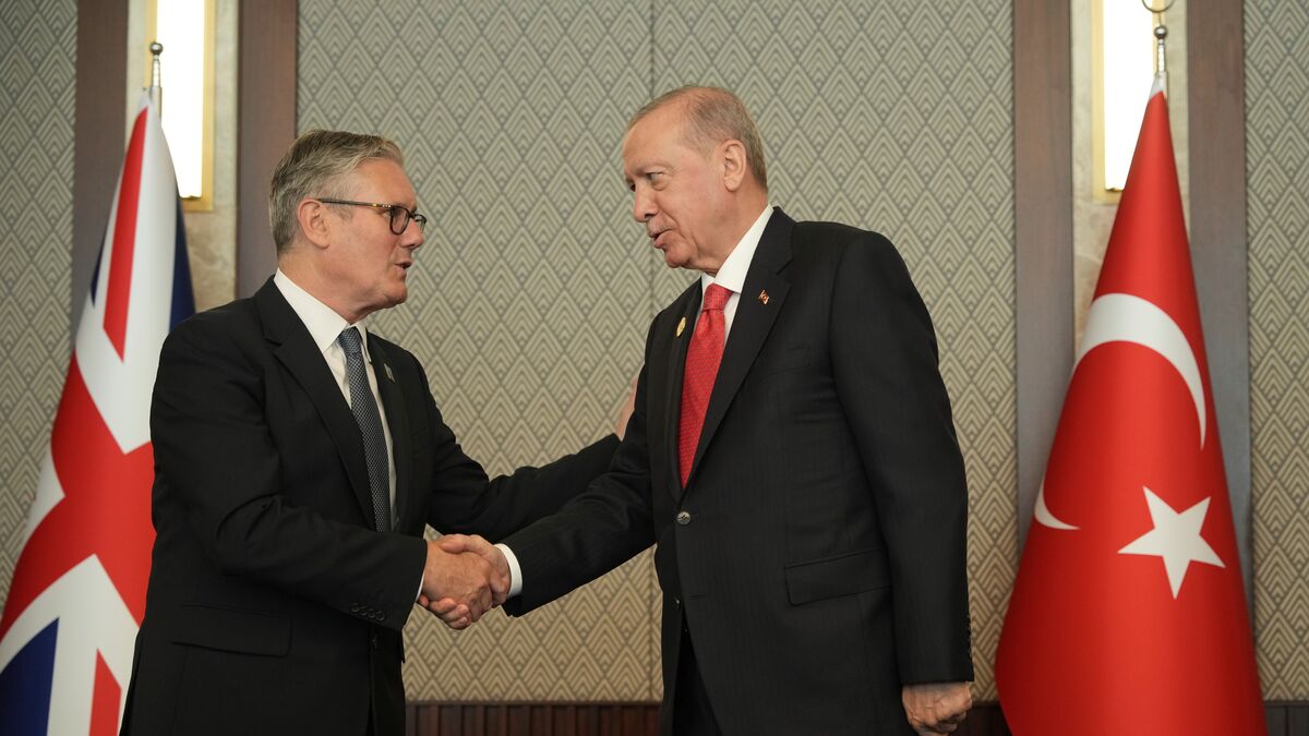 Starmer says Erdogan gave NATO leaders engraved pistols at Ankara summit