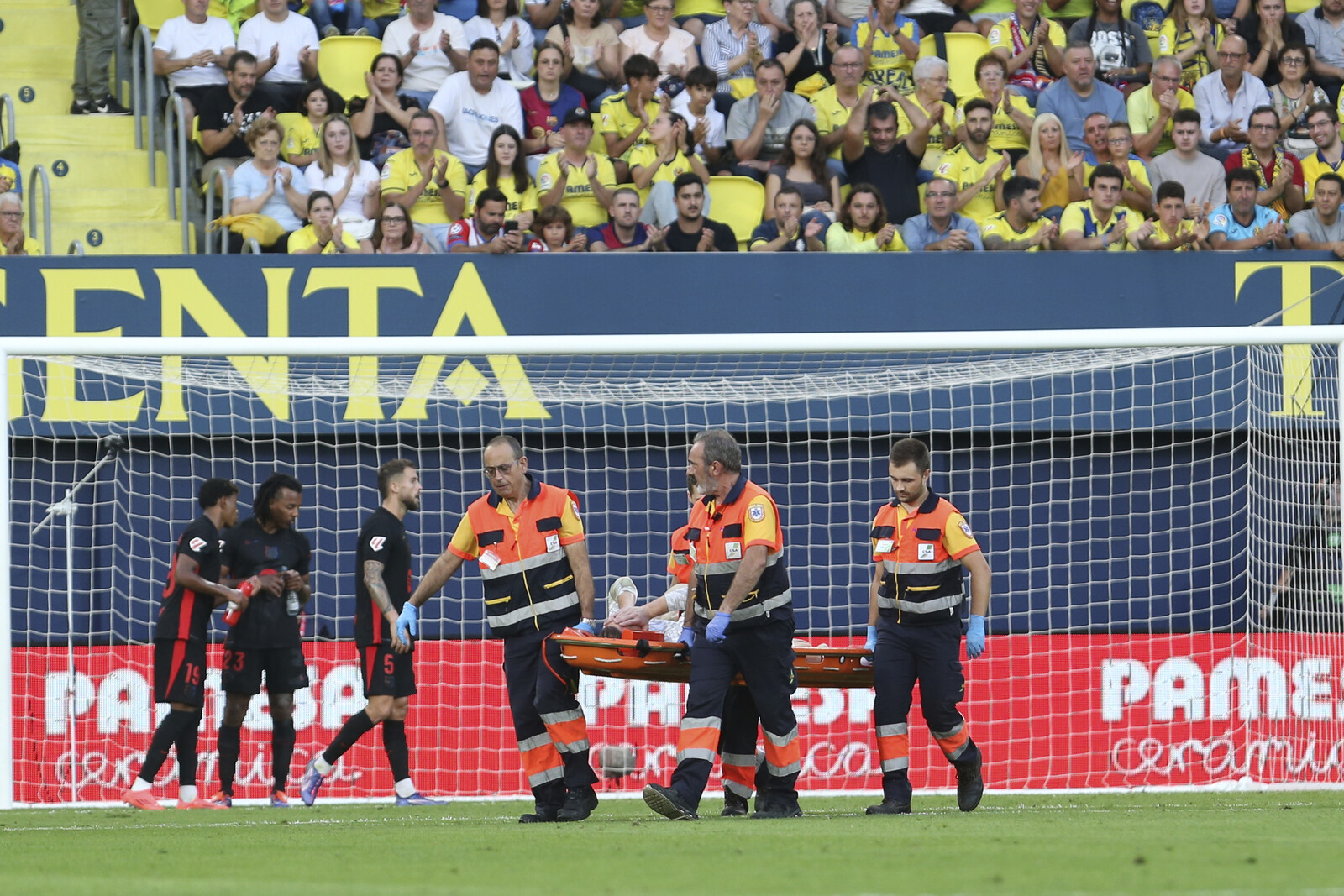 Star Goalkeeper Stretchered Off: "Serious Injury"