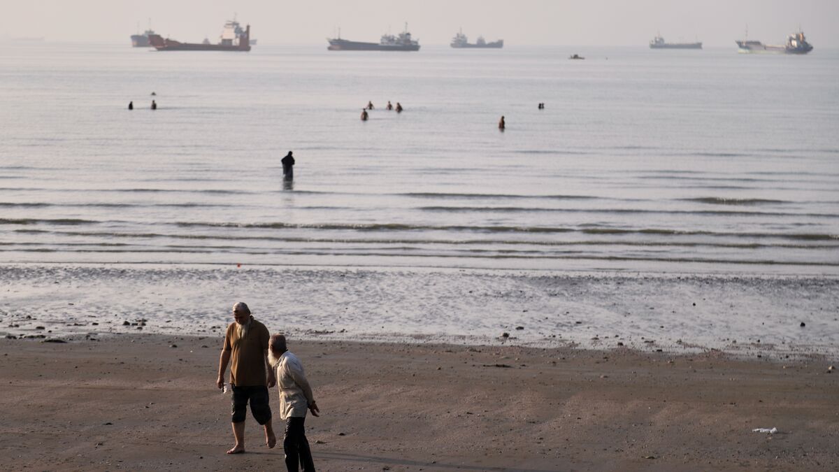 Ceasefire called meaningless - attacks on oil tankers in Strait of Hormuz