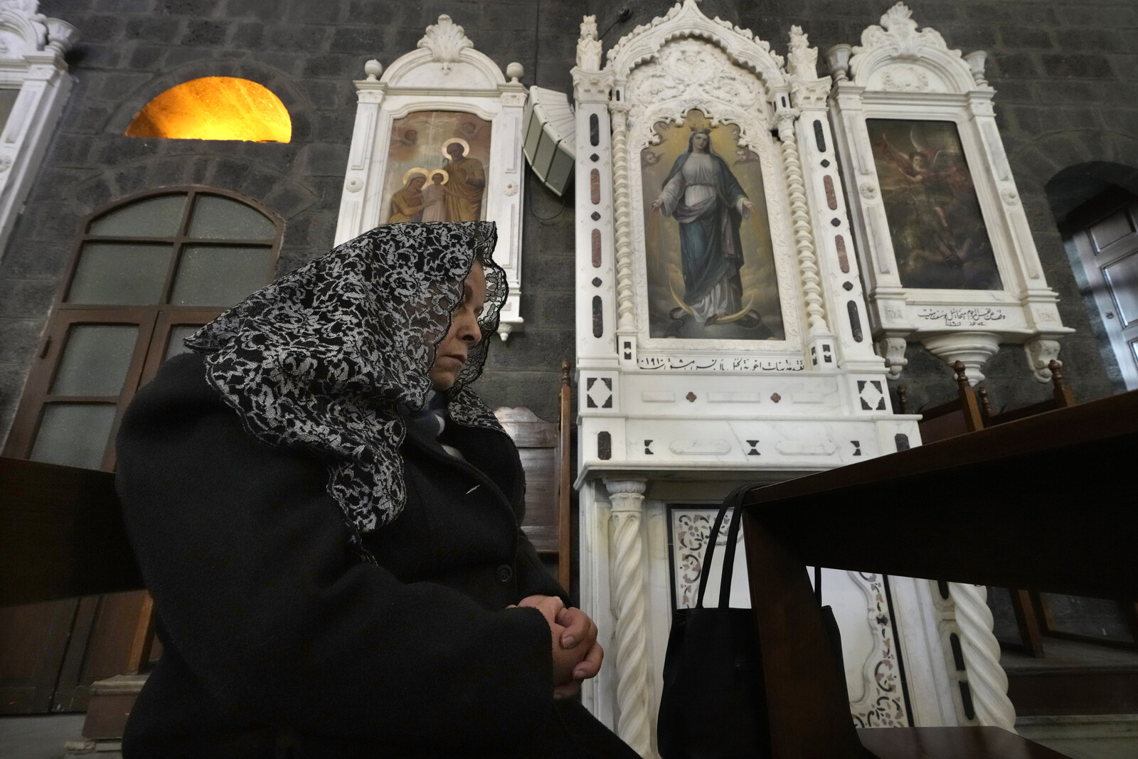 Christmas Tree Ablaze – Christian Syrians Protest