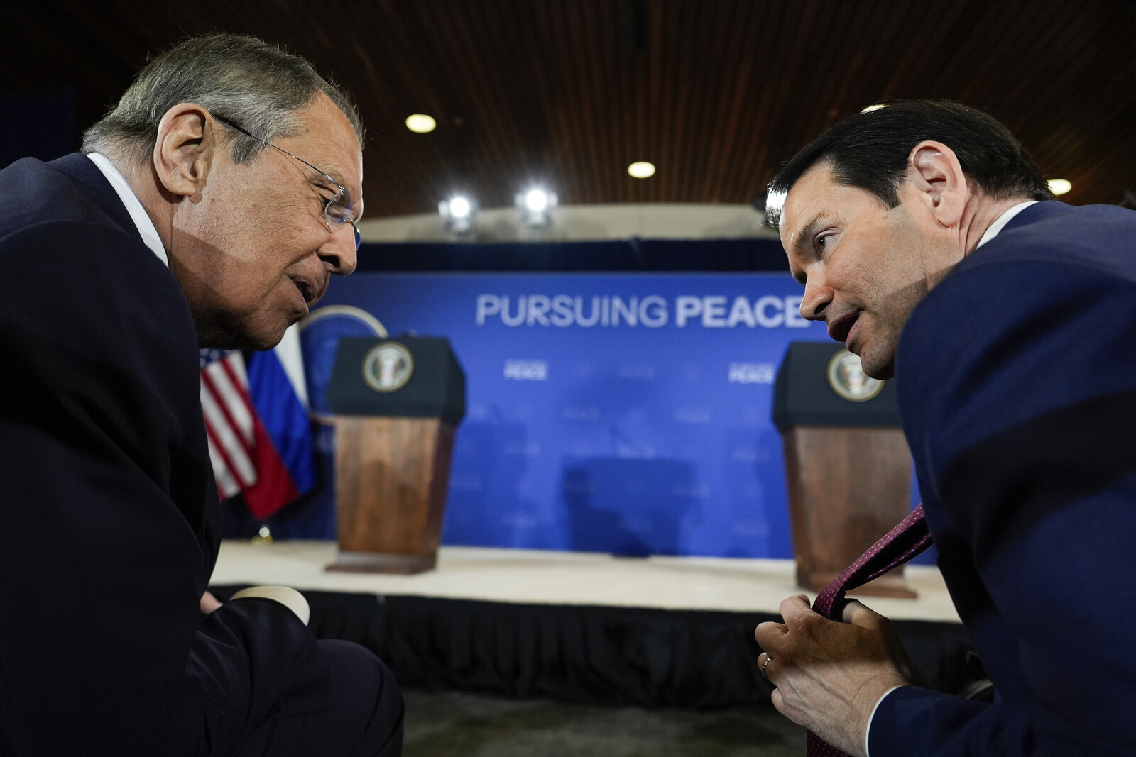Rubio Urges Lavrov to End Ukraine Conflict at UN Meeting