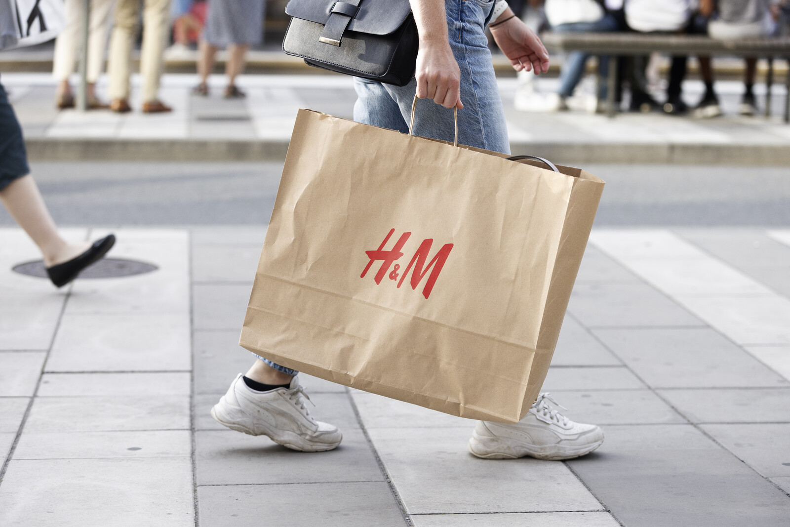 Worse than expected for H&M - drops profit target