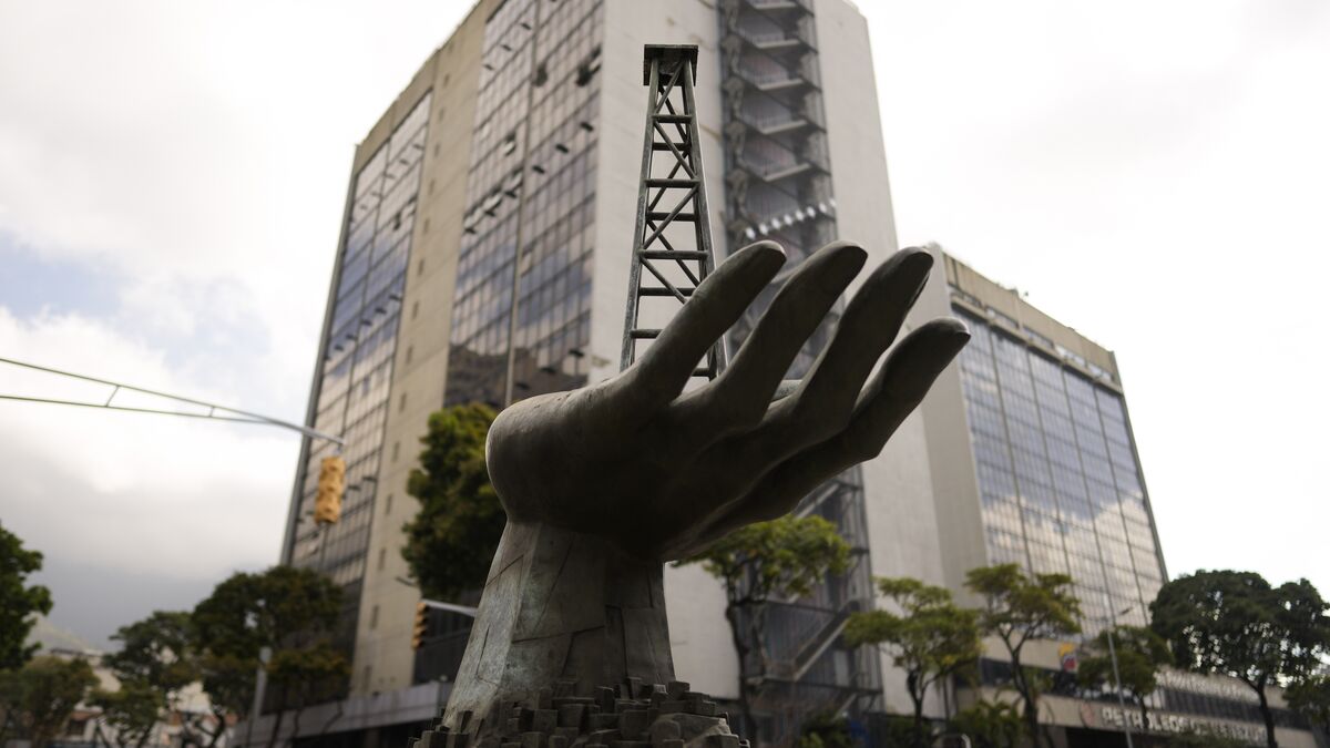 Sources: Venezuela considering leaving OPEC amid growing U.S. influence over oil resources