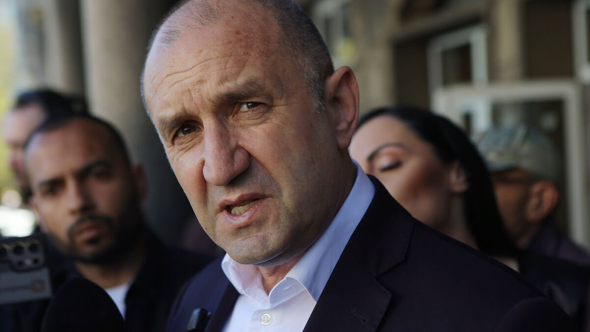 Bulgarian ex-president looks set to