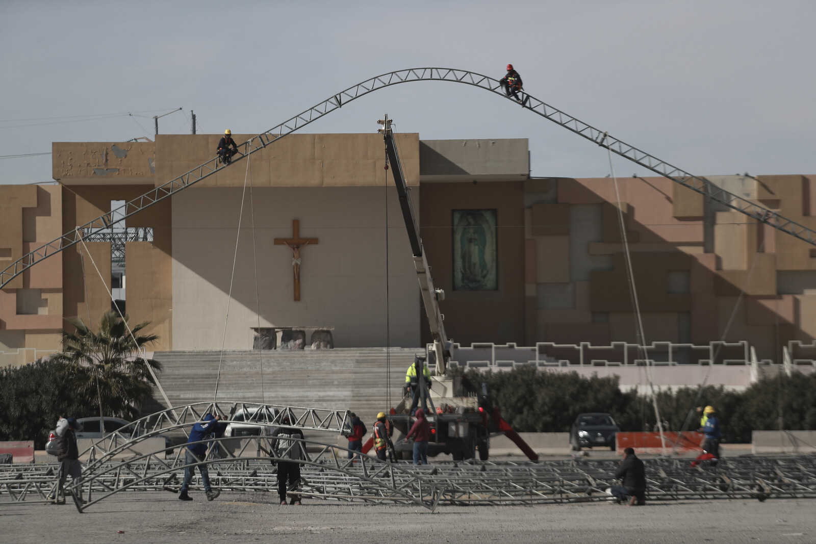Mexico ready for deportations: Tents for thousands