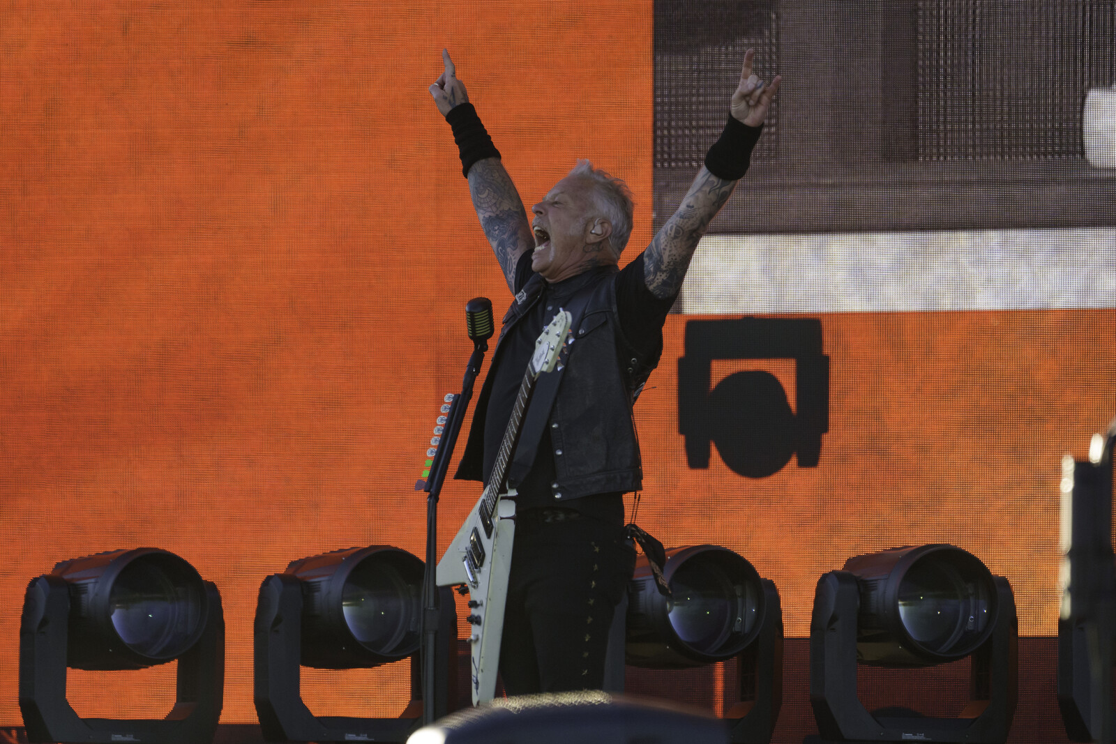 Metallica donates millions to fire victims