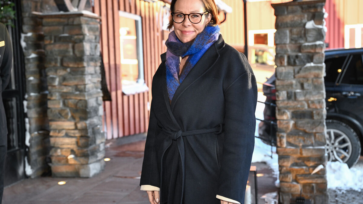 Sweden urges stop to luxury