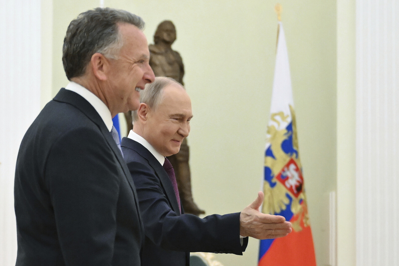 Putin and US Envoy Witkoff Discuss Ukraine-Russia Peace Talks