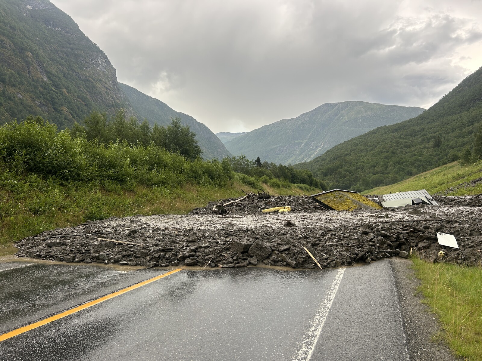 Norway Roads Closed Amid Heavy