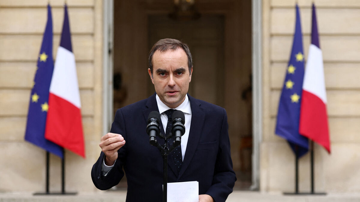 French Government Collapses After Just 12 Hours