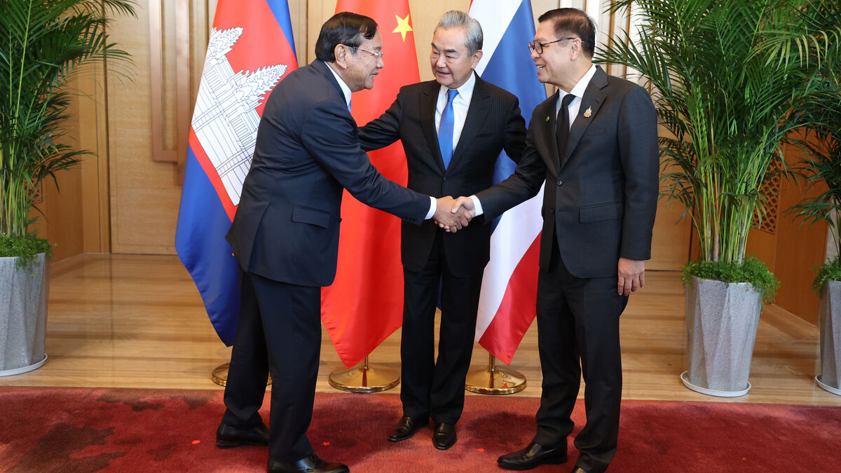 Thailand releases 18 Cambodian soldiers