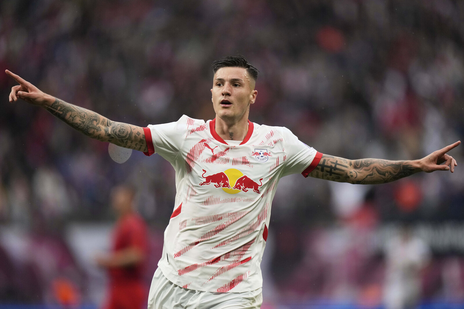 Manchester United Signs Benjamin Sesko from RB Leipzig