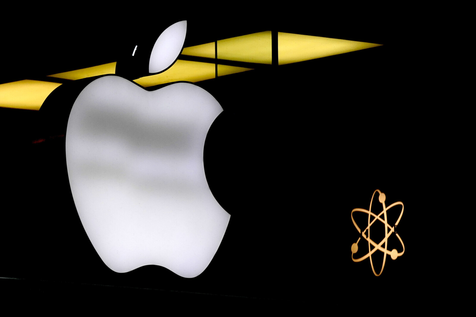 Apple's Quarterly Earnings Surpass Market