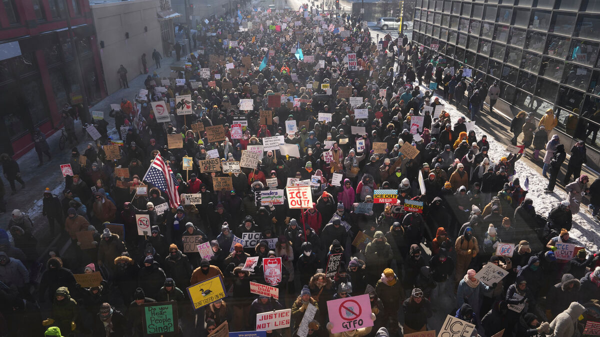 Federal judge stops deportation of
