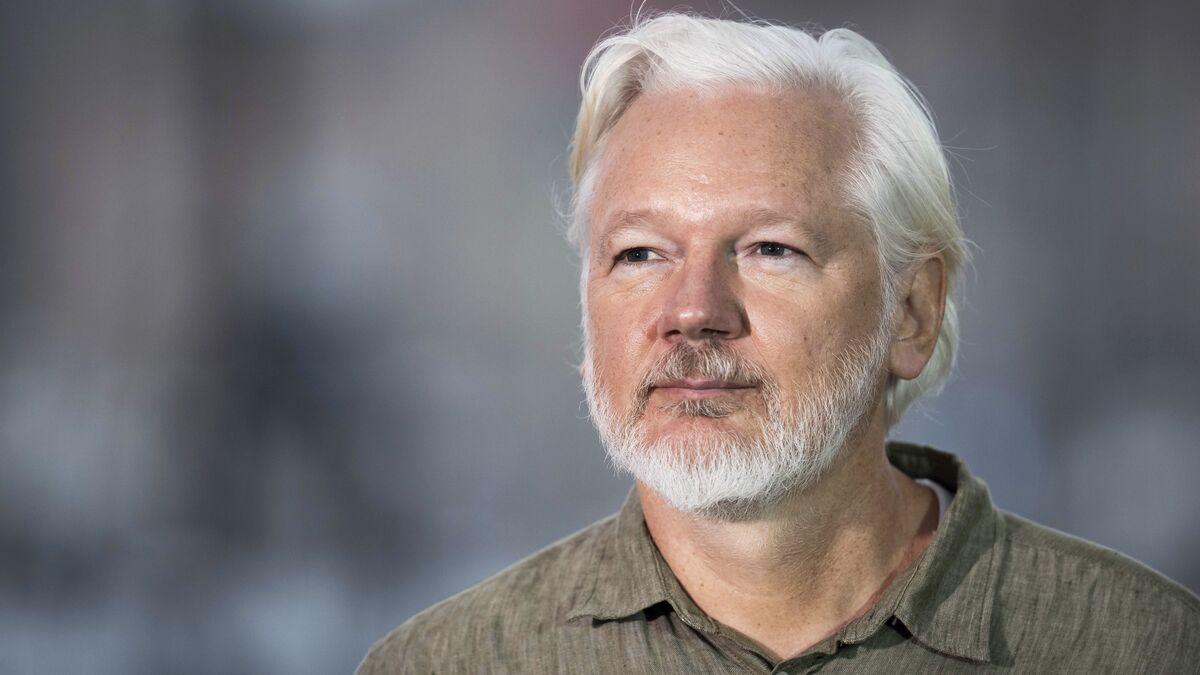 Assange attacks the Nobel Foundation