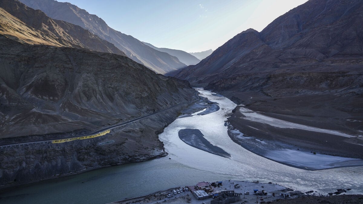 India told to honor Indus water treaty with Pakistan despite ruling dispute