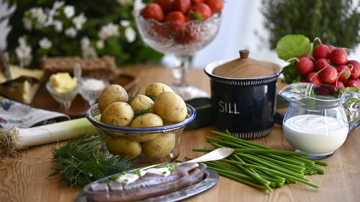 Midsummer plate cheaper this year after VAT reduction on food