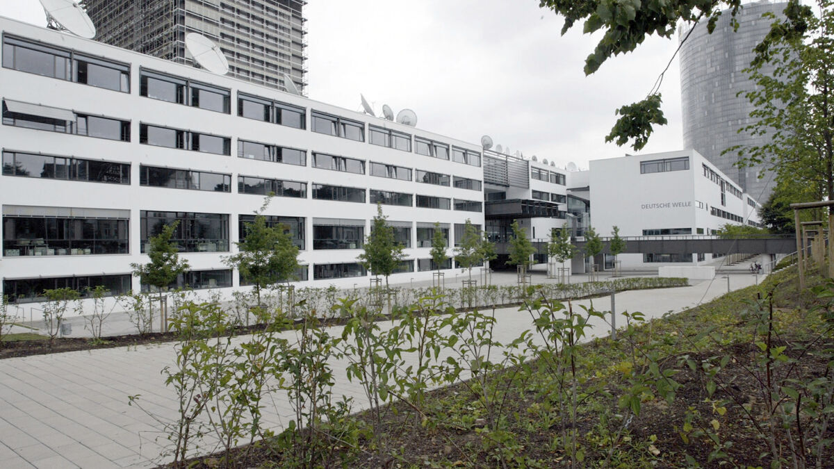 Germany demands release of Deutsche