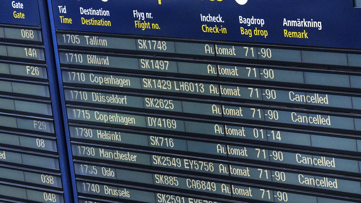 Gatwick Airport water outage closes