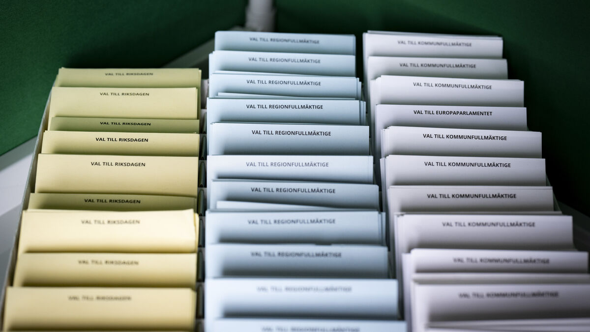 Sweden sends voting cards to more than 200,000 voters abroad ahead of election