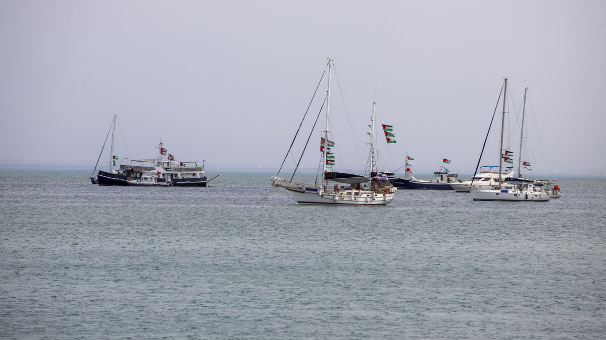 Israeli Forces Board Gaza Convoy in International Waters