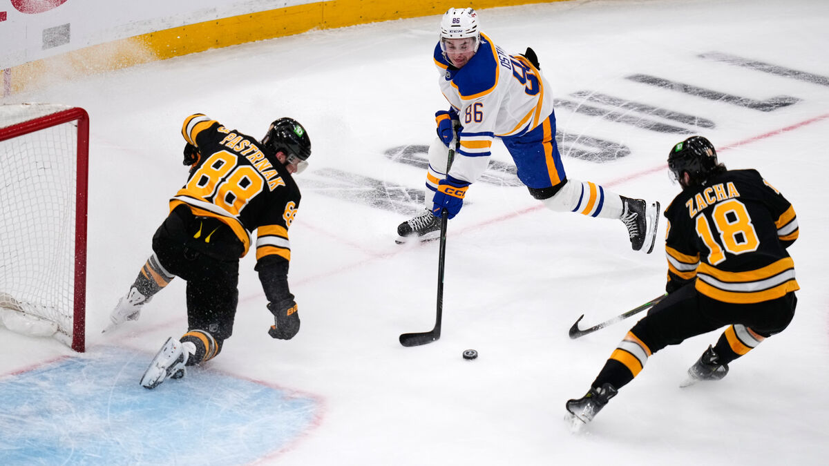 Östlund decisive scorer as Buffalo beats Boston 3–1