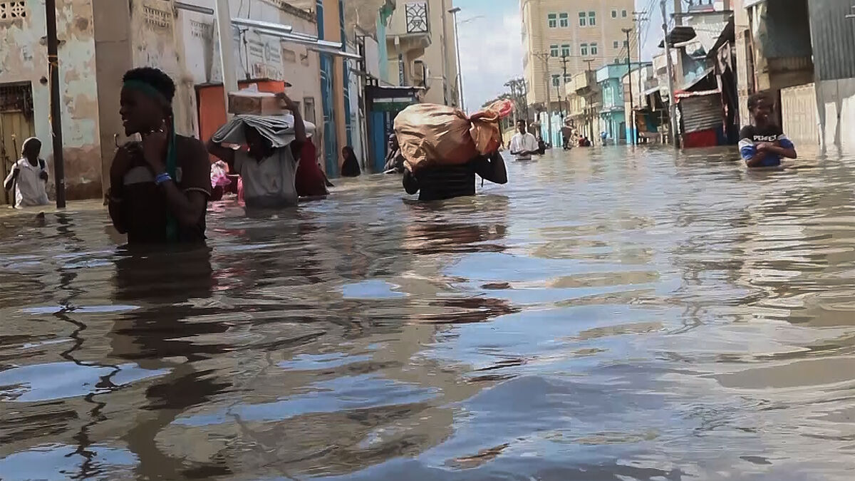 Strong El Niño approaching, could bring heat and extreme weather