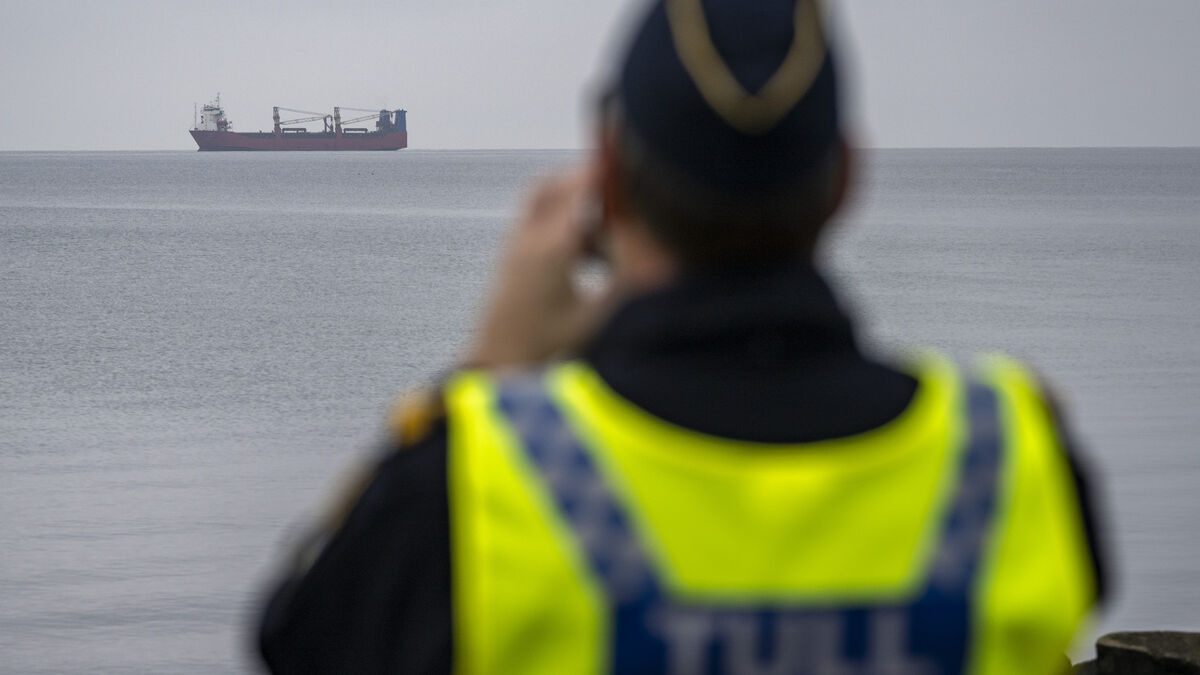 Russian ship allowed to leave
