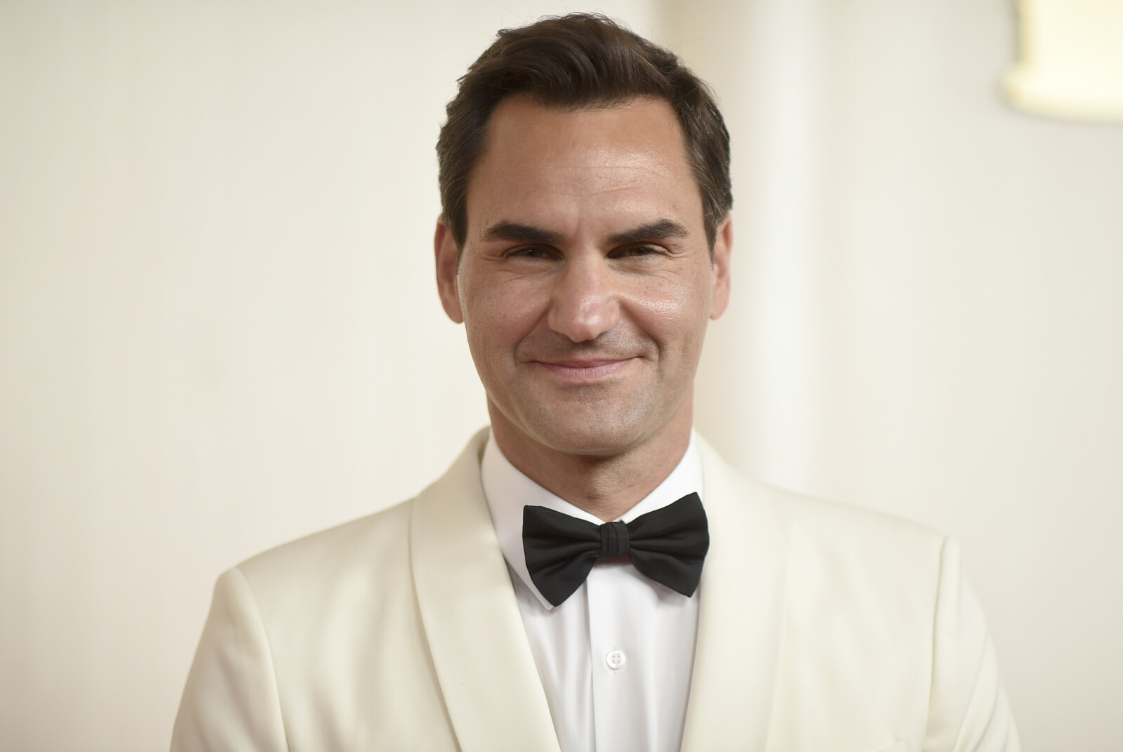 Roger Federer Becomes Seventh Billionaire in Sports