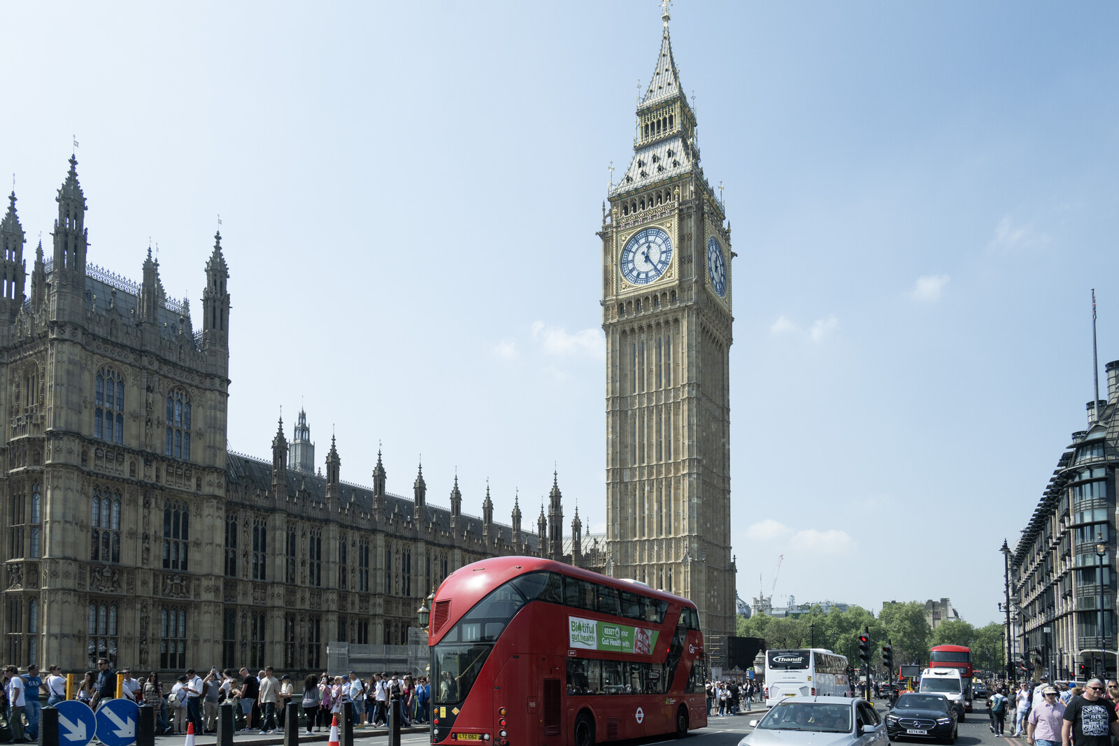 UK Interest Rate Stays at 4.25 Percent as Expected