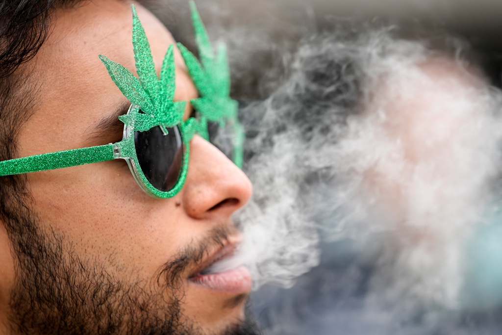 Smoked cannabis on holiday – loses in Labour Court