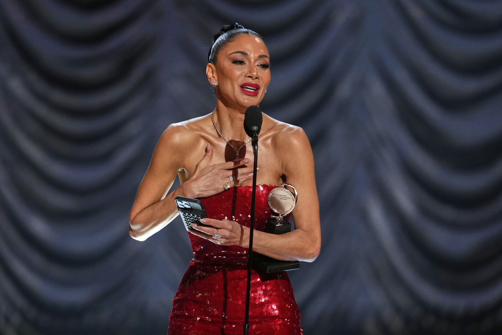 Nicole Scherzinger Wins Tony Award