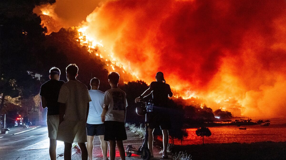 European wildfires kill at least one in Croatia as thousands flee homes in Germany and France