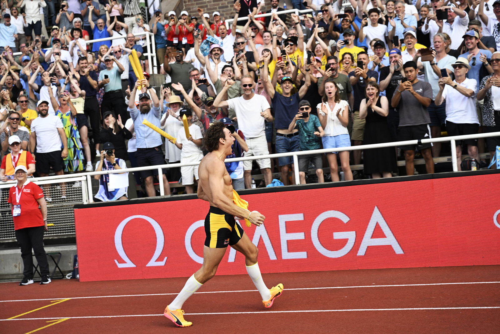 Armand Duplantis Achieves 12th Pole Vault World Record Since 2020