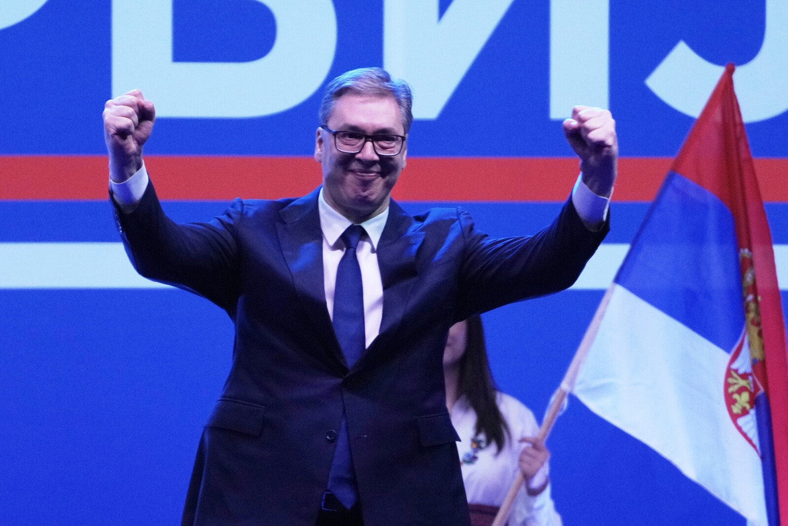 Vucic Stages Counter-Demonstration in Belgrade to Show Strength