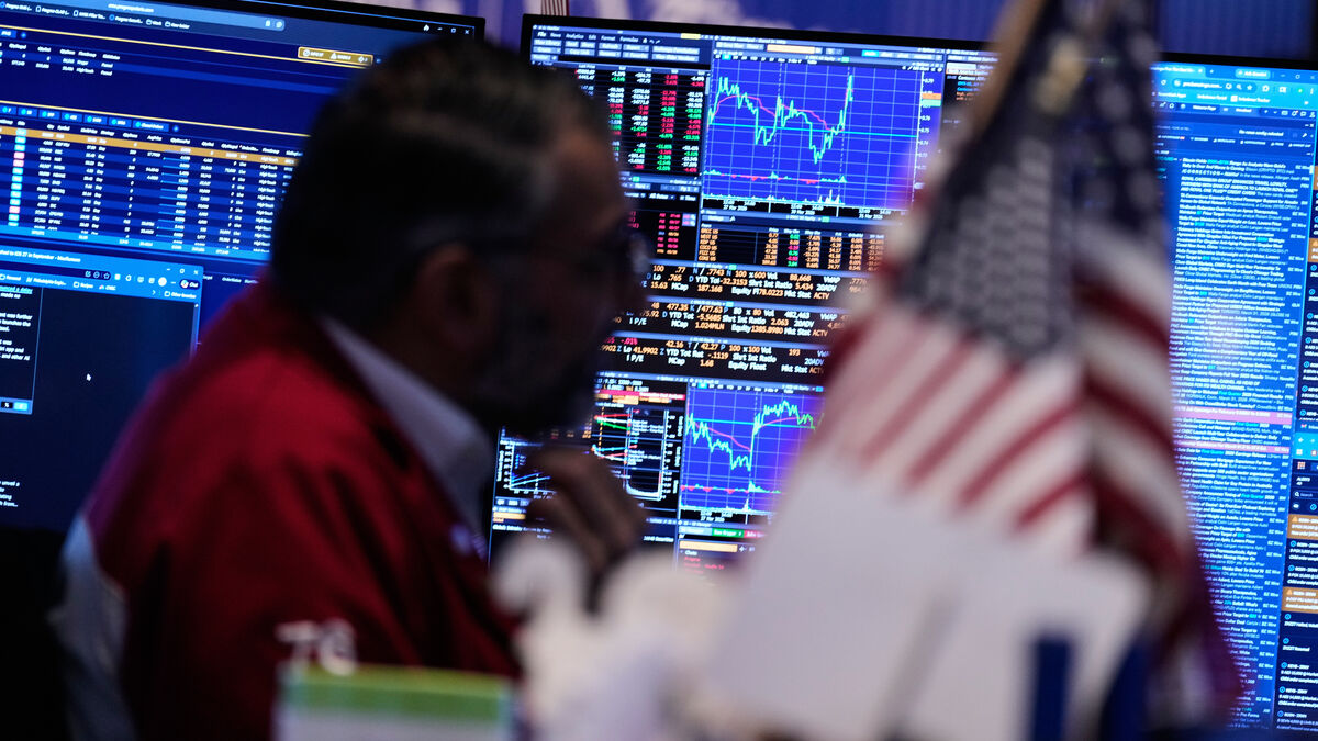 Wall Street rises on new statistics and hopes for peace