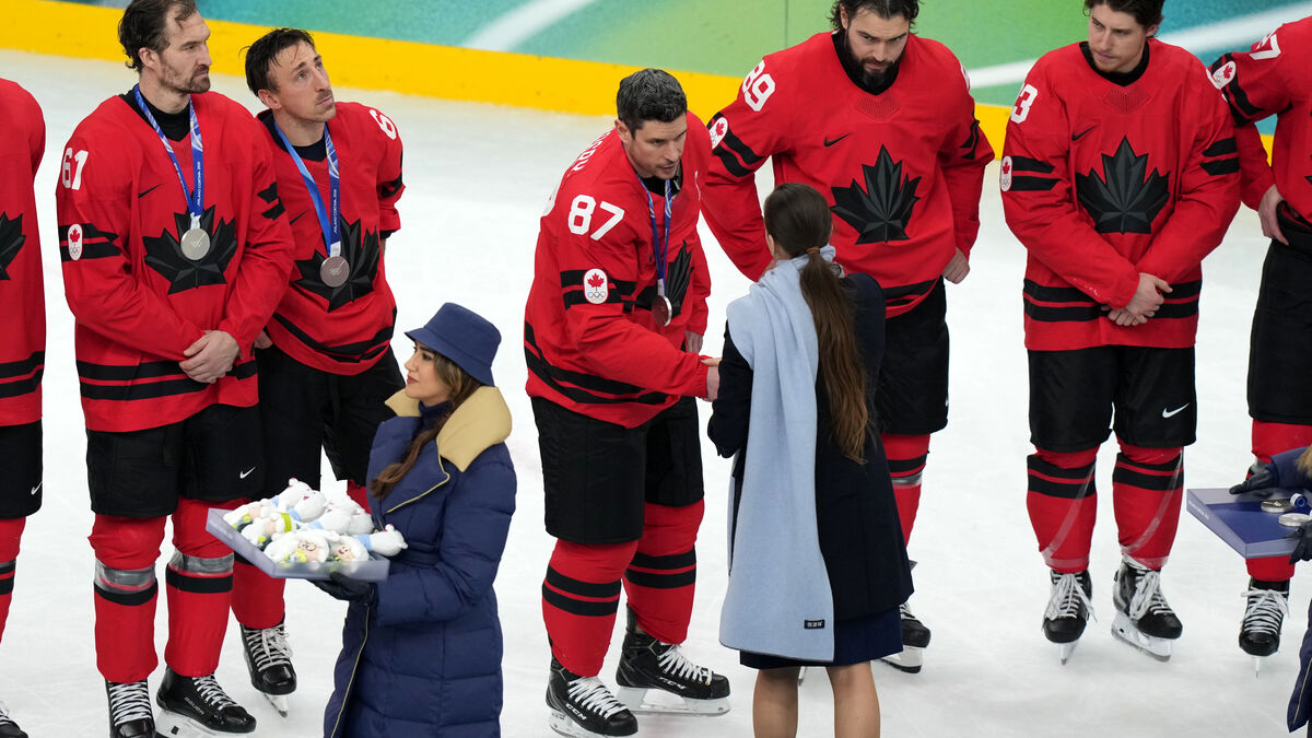 Injured Sidney Crosby missed the