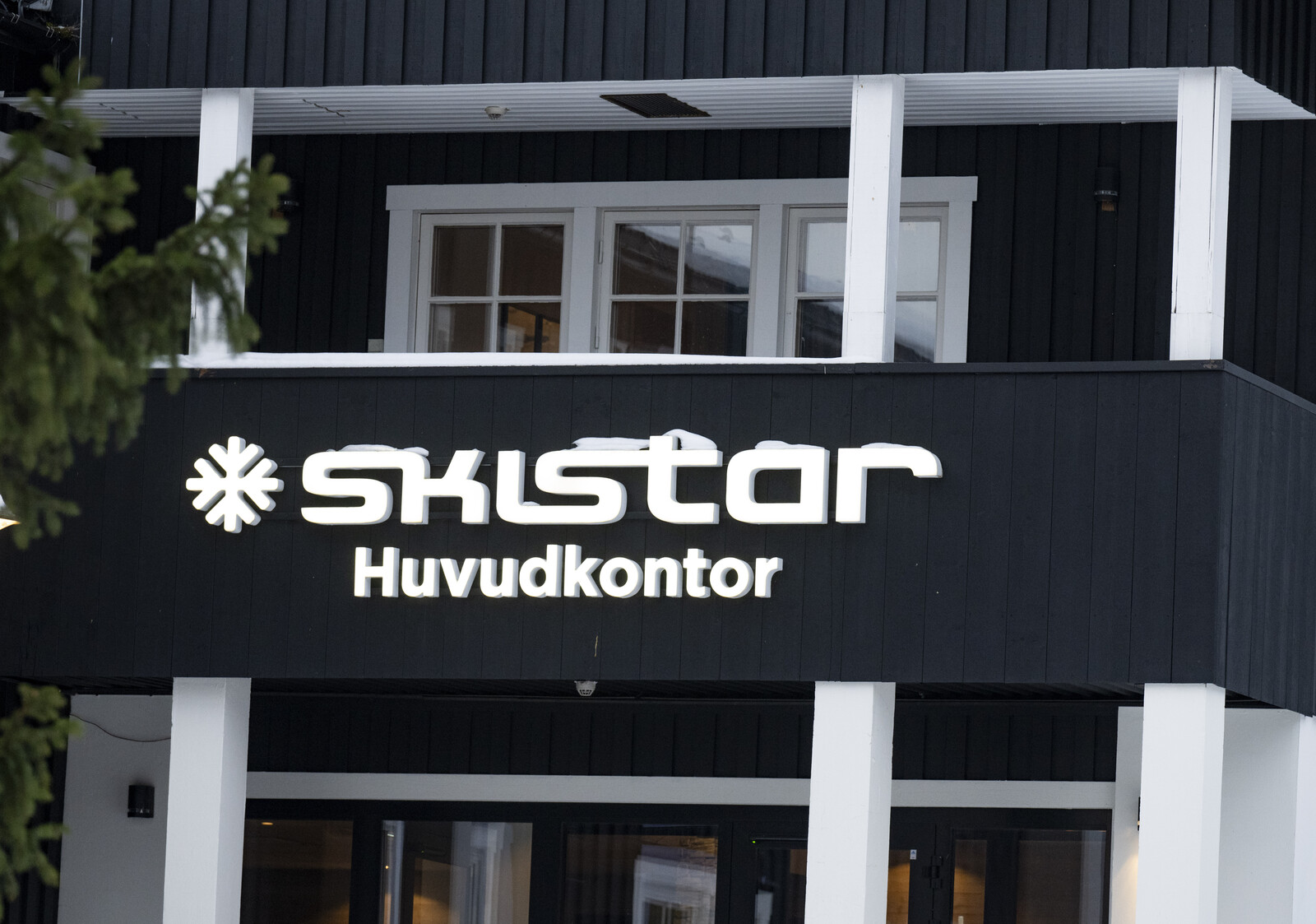 Skiers Urged to Challenge Skistar's Snow Guarantee After Easter Disappointment