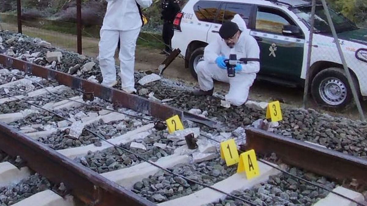 Investigation: Rail damage suspected in