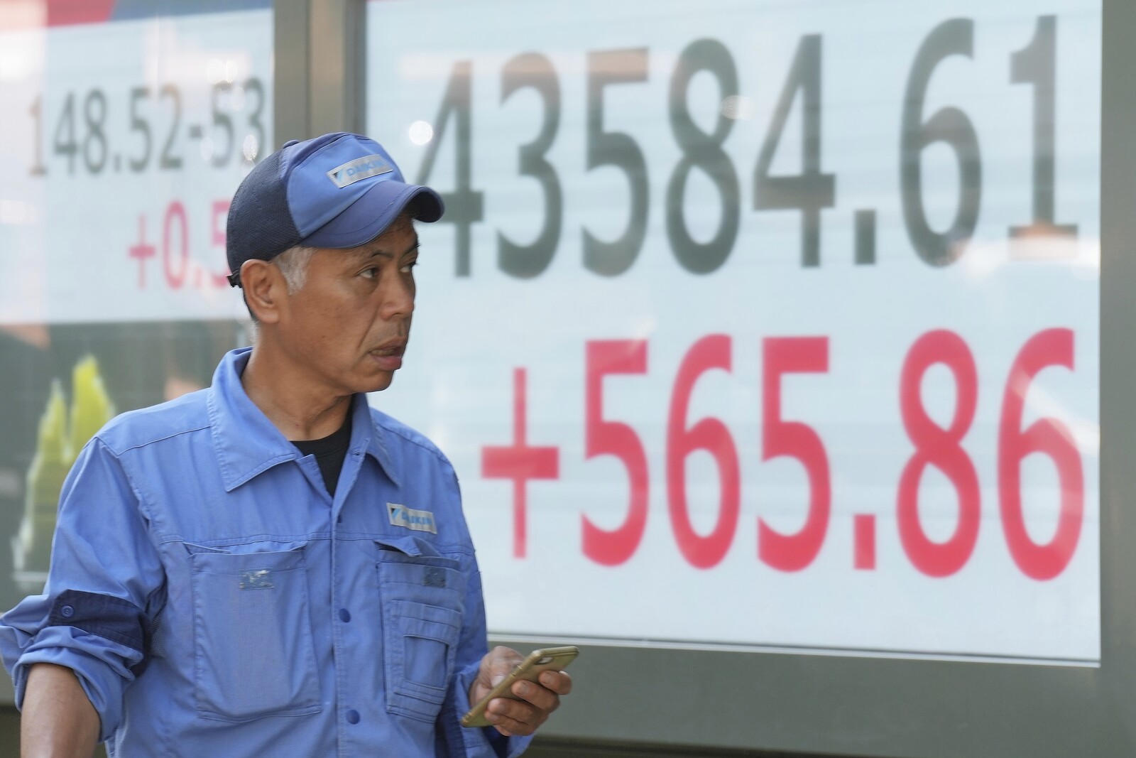 Asian Stock Markets Mostly Rise Following Wall Street Gains